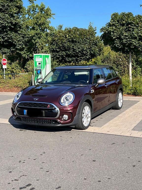 Rot Gebraucht 2018 Mini Cooper S Clubman Kombi | 19.200 € (Fairer Preis) - Bild 1/4