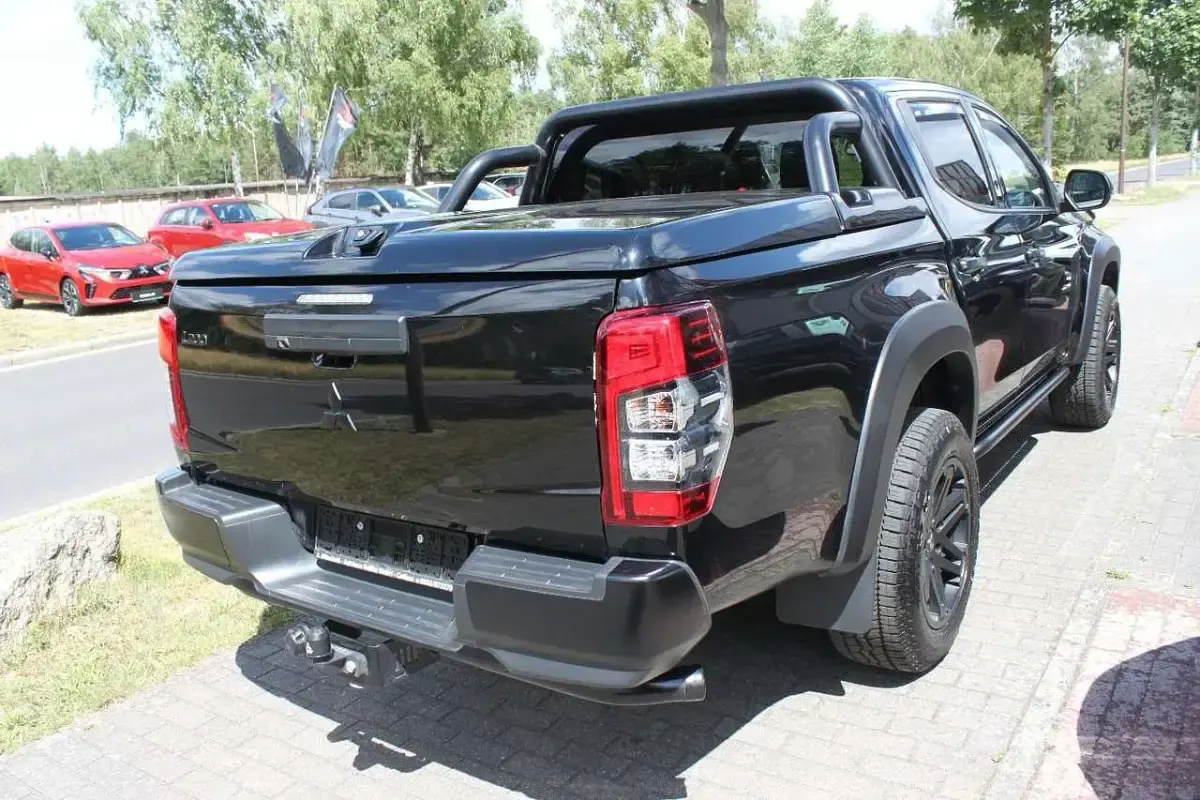 Gebraucht Mitsubishi L200 Top 150 PS (110 kW) 2022 Pianoschwarz Pickup