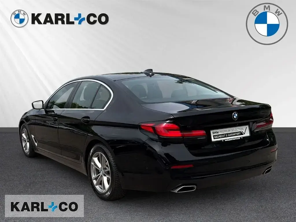 Gebraucht BMW 520 Sport Line 190 PS (139 kW) 2023 Schwarz Limousine