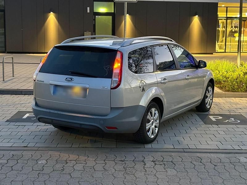 Second-hand Ford Focus 109 CP (80 kW) 2011 Argintiu Break