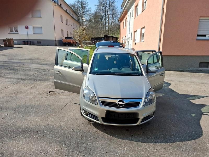 Gebraucht Opel Zafira 140 PS (102 kW) 2007 Grau Van / Kleinbus