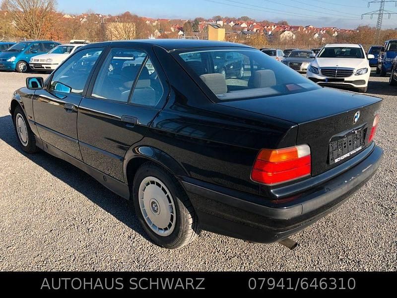 Gebraucht BMW 316 102 PS (75 kW) 1998 Schwarz Limousine