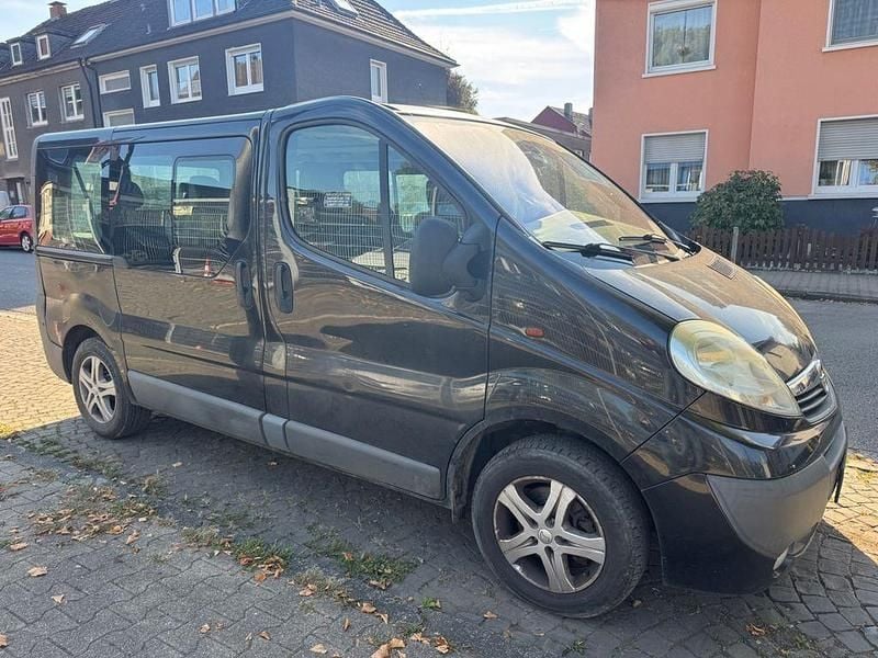 Gebraucht Opel Vivaro 114 PS (83 kW) 2009 Schwarz Van / Kleinbus