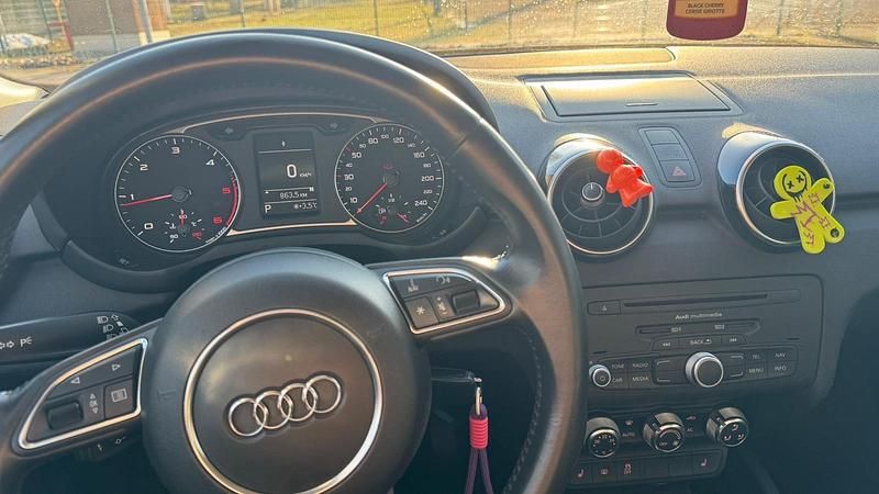 Gebraucht Audi A1 Sportback 90 PS (66 kW) 2012 Schwarz Kleinwagen
