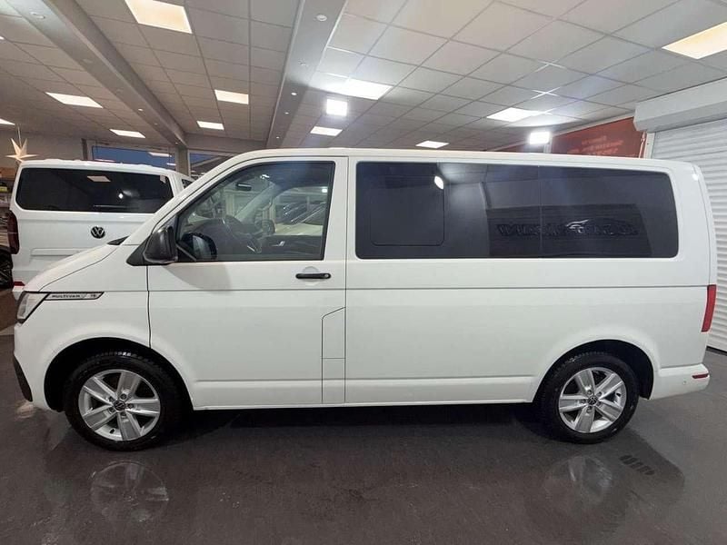 Second-hand VW Multivan 150 CP (110 kW) 2020 Alb Monovolum
