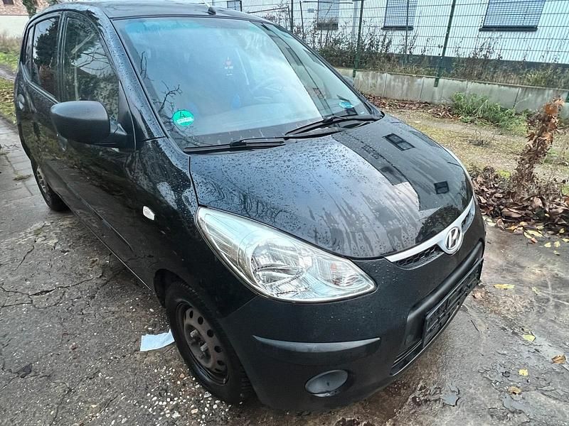 Gebraucht Hyundai i10 67 PS (49 kW) 2011 Schwarz Kleinwagen