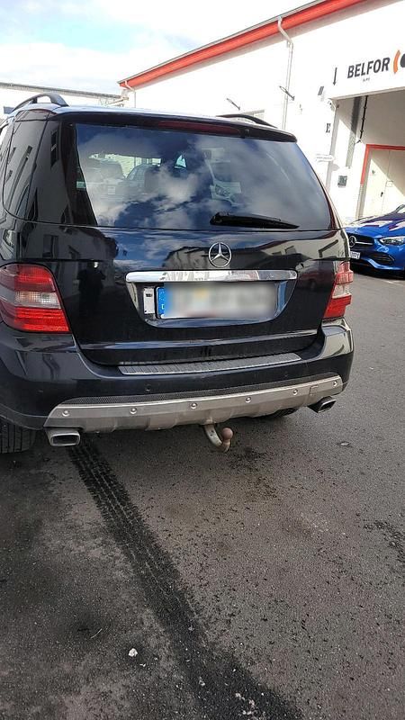 Gebraucht Mercedes ML280 190 PS (139 kW) 2006 Schwarz SUV