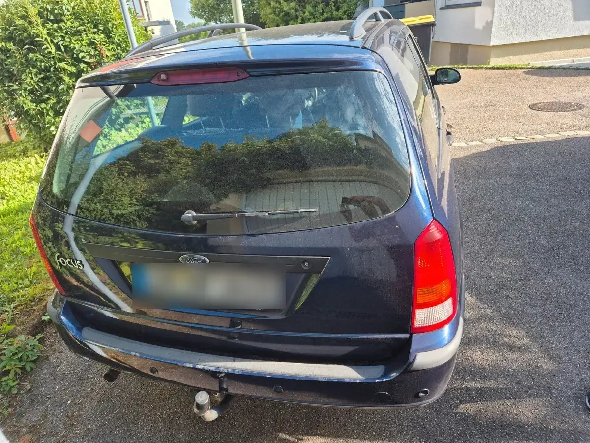 Gebraucht Ford Focus 111 PS (81 kW) 2003 Blau Limousine