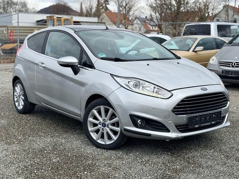 Gebraucht Ford Fiesta Titanium 101 PS (74 kW) 2016 Grau Kleinwagen
