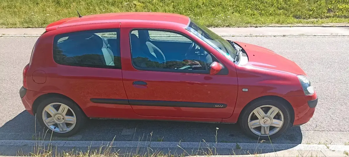 Gebraucht Renault Clio II 75 PS (55 kW) 2005 Rot Kleinwagen