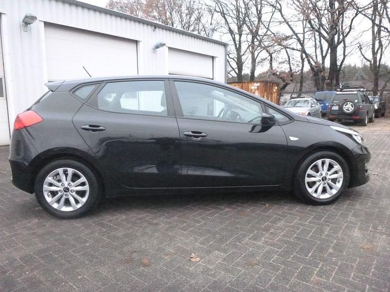 Gebraucht Kia Ceed Edition 7 99 PS (72 kW) 2016 Schwarz Kleinwagen