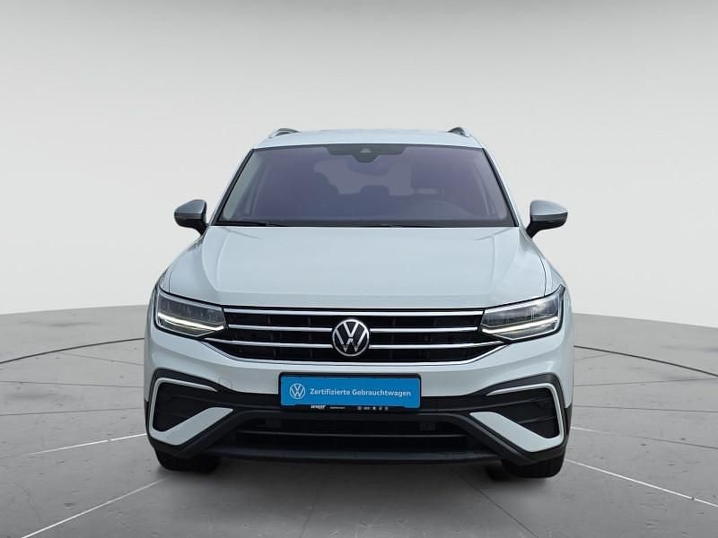 Weiß Gebraucht 2023 VW Tiguan Allspace Life SUV | 27.480 € (Guter Preis) - Bild 1/4