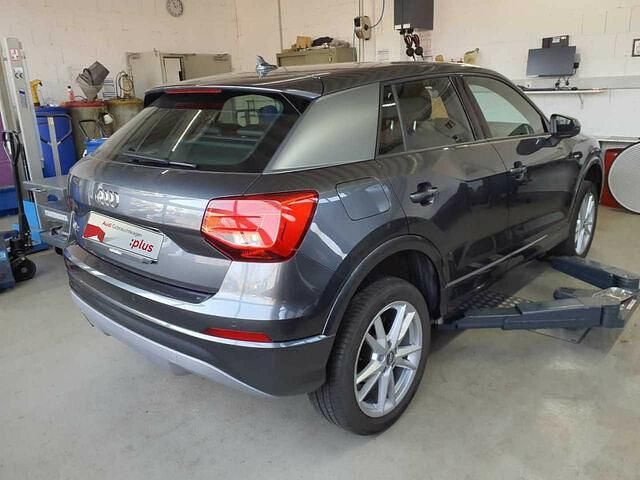 Gebraucht Audi Q2 S-Line 150 PS (110 kW) 2017 Daytonagrau perleffekt SUV