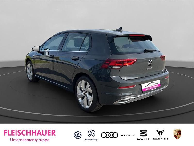 Gebraucht VW Golf VIII Style 150 PS (110 kW) 2024 Grau Limousine