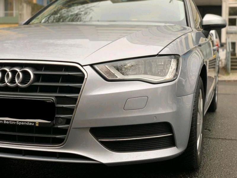 Grau Gebraucht 2016 Audi A3 Sportback Limousine | 10.950 € (Superpreis) - Bild 1/4