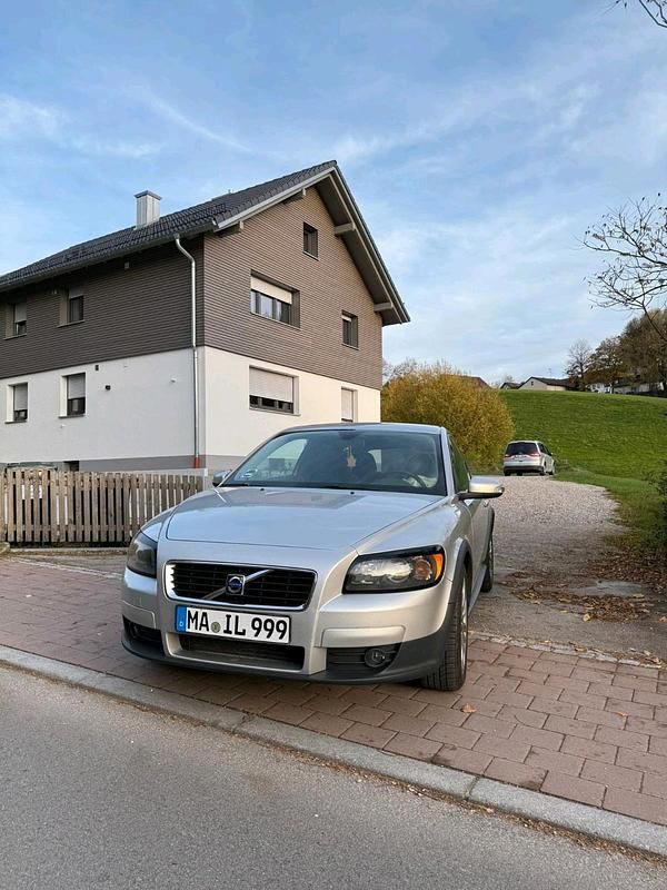 Silber Gebraucht 2007 Volvo C30 Kleinwagen | 2.550 € (Fairer Preis) - Bild 1/4