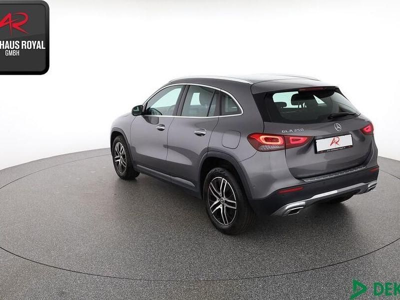 Gebraucht Mercedes GLA250 Progressive 224 PS (164 kW) 2020 Mountaingrau SUV