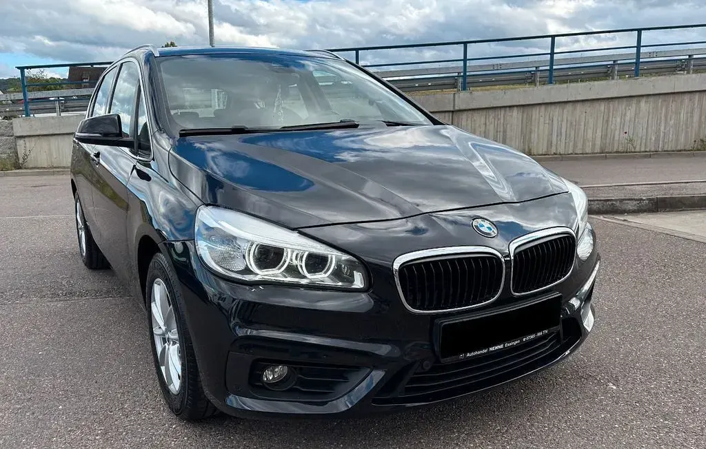 Gebraucht BMW 220 Active Tourer Basis 192 PS (141 kW) 2016 Schwarz Van / Kleinbus