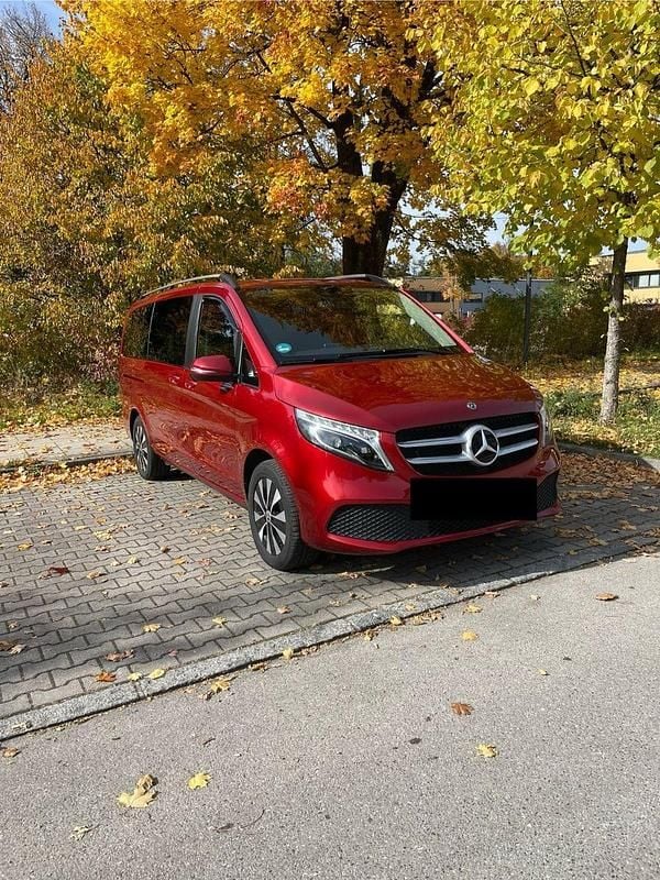 Gebraucht Mercedes V250 190 PS (139 kW) 2020 Rot Van / Kleinbus