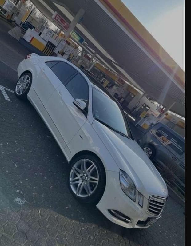 Gebraucht Mercedes E350 265 PS (194 kW) 2010 Weiß Limousine