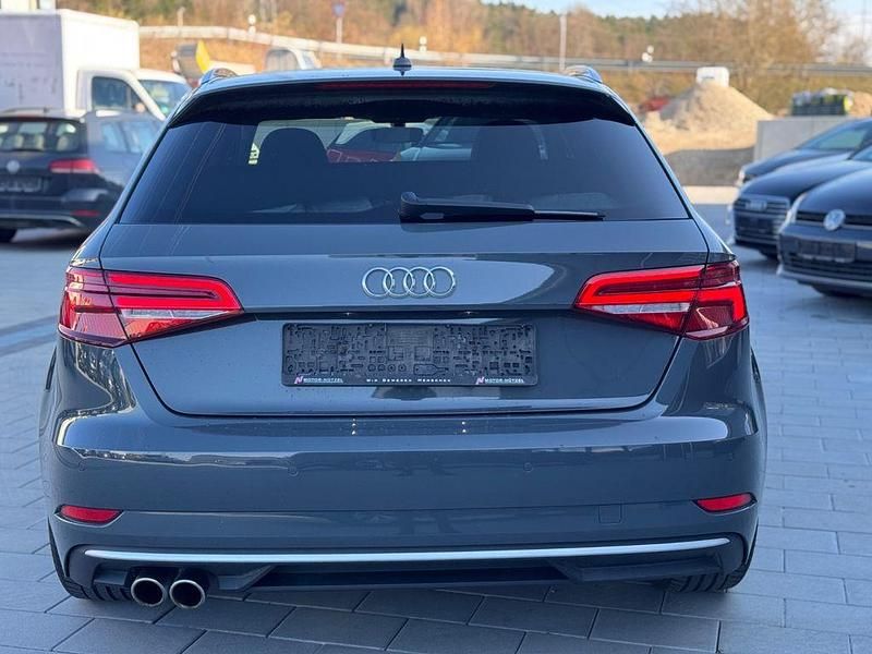 Gebraucht Audi A3 Sport 150 PS (110 kW) 2018 Grau Limousine