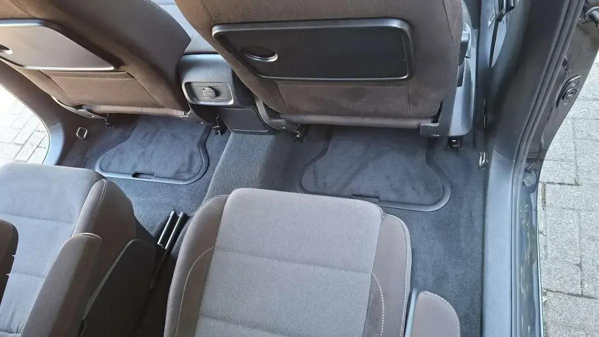 Gebraucht VW Sharan Comfortline 140 PS (102 kW) 2011 Schwarz Van / Kleinbus
