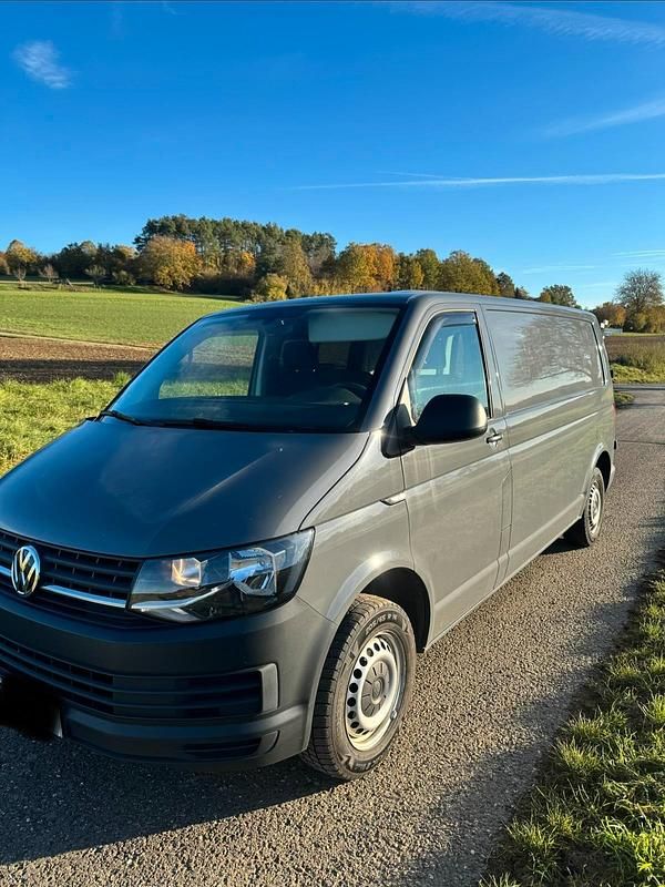 Grau Gebraucht 2018 VW Transporter Van | 19.649 € - Bild 1/4