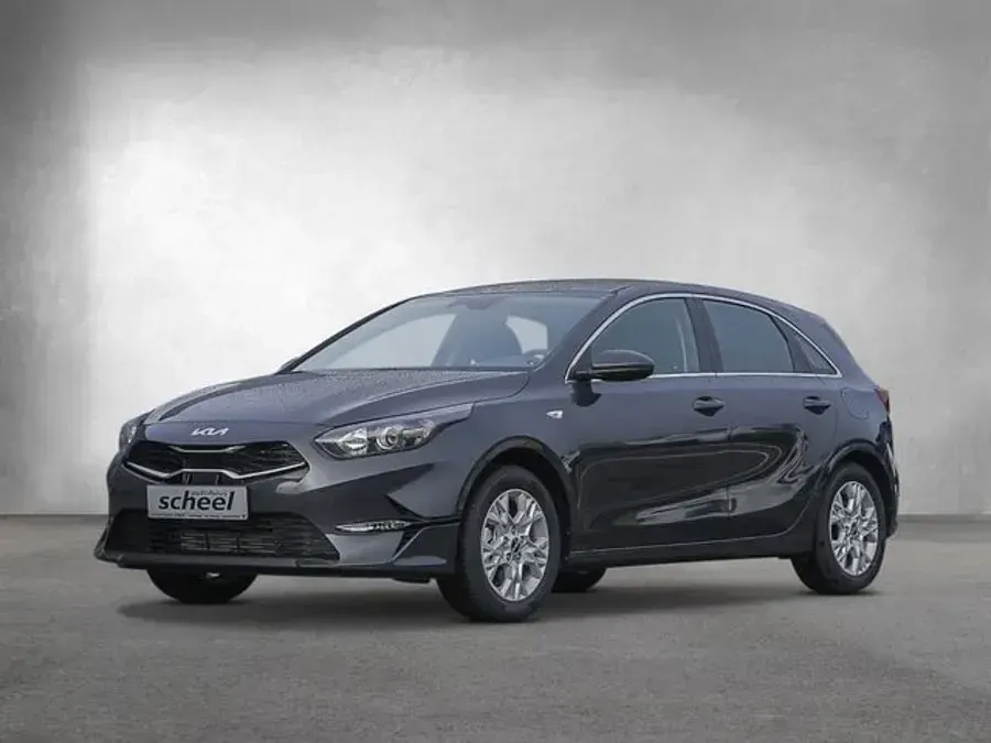 Occasion Kia Ceed Vision 101 PK (74 kW) 2025 Andere farbe Hatchback