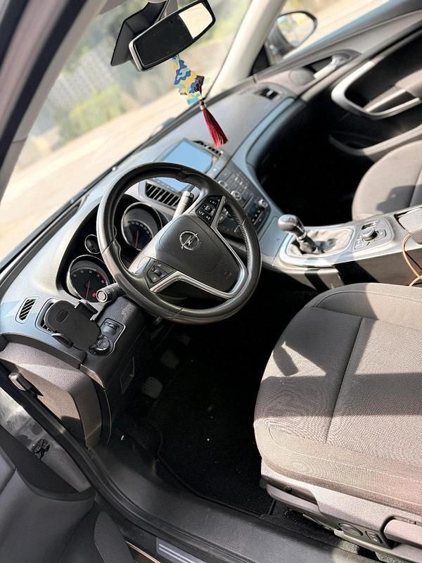 Andere außenfarben Gebraucht 2025 Opel Insignia Kleinwagen | 4.800 € - Bild 1/4