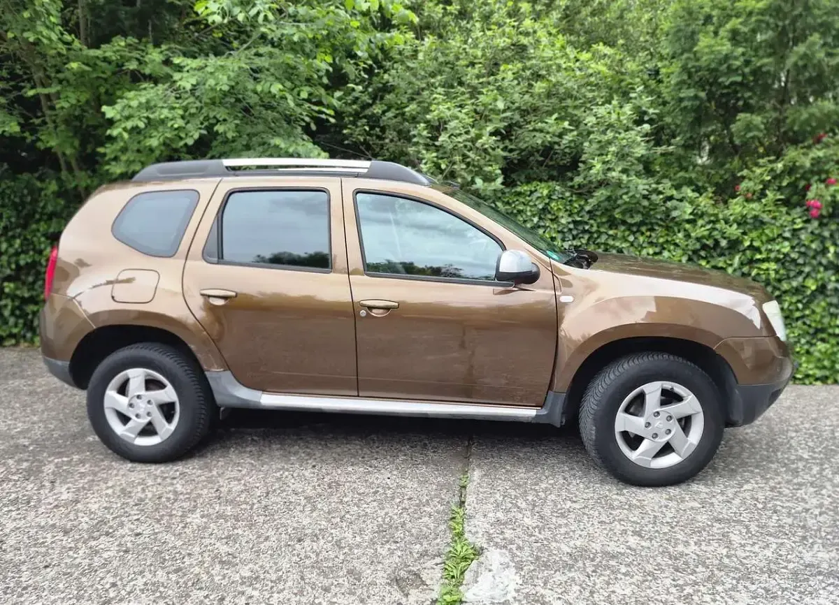 Gebraucht Dacia Duster Lauréate 105 PS (77 kW) 2012 Braun SUV