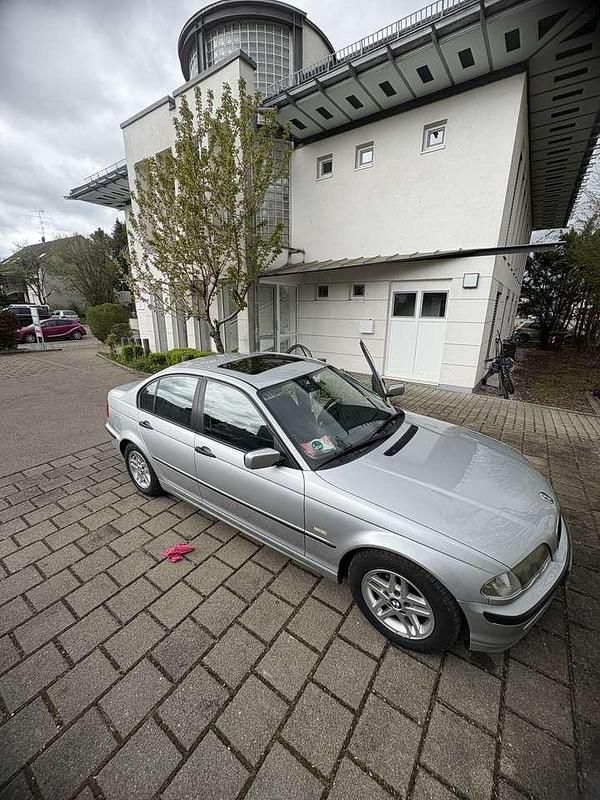 Gebraucht 2001 BMW 318 Limousine | 2.999 € (Fairer Preis) - Bild 1/4