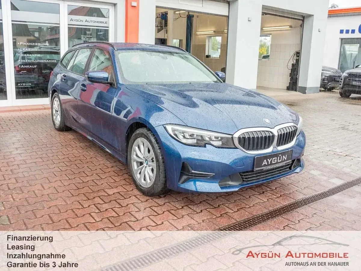 Gebraucht BMW 320 Advantage 190 PS (139 kW) 2022 Phytonicblau Kombi