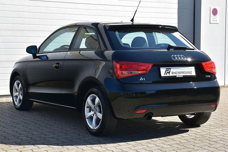 Gebraucht Audi A1 Attraction 86 PS (63 kW) 2012 Schwarz Kleinwagen