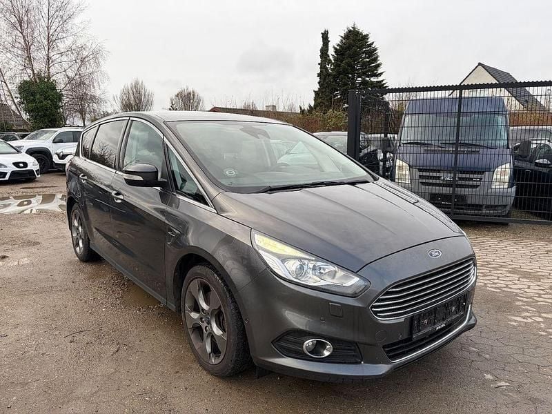 Braun Gebraucht 2016 Ford S-MAX S Van / Kleinbus | 8.800 € (Superpreis) - Bild 1/2