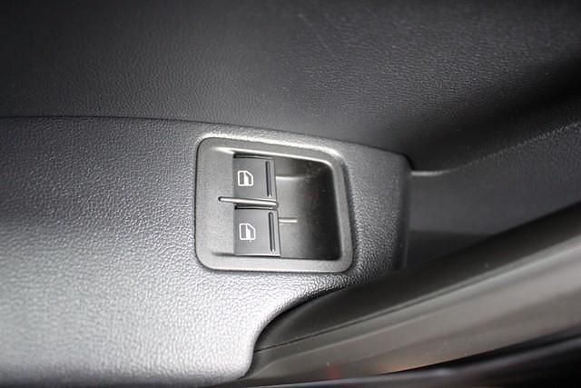 Second-hand VW Caddy Maxi 102 CP (75 kW) 2020 Argintiu Monovolum