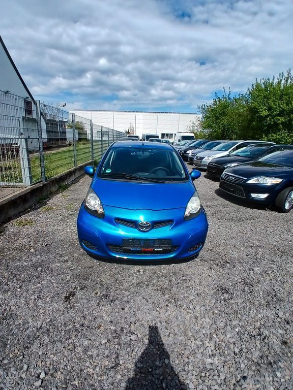 Blau Gebraucht 2011 Toyota Aygo Kleinwagen | 1.800 € (Fairer Preis) - Bild 1/4