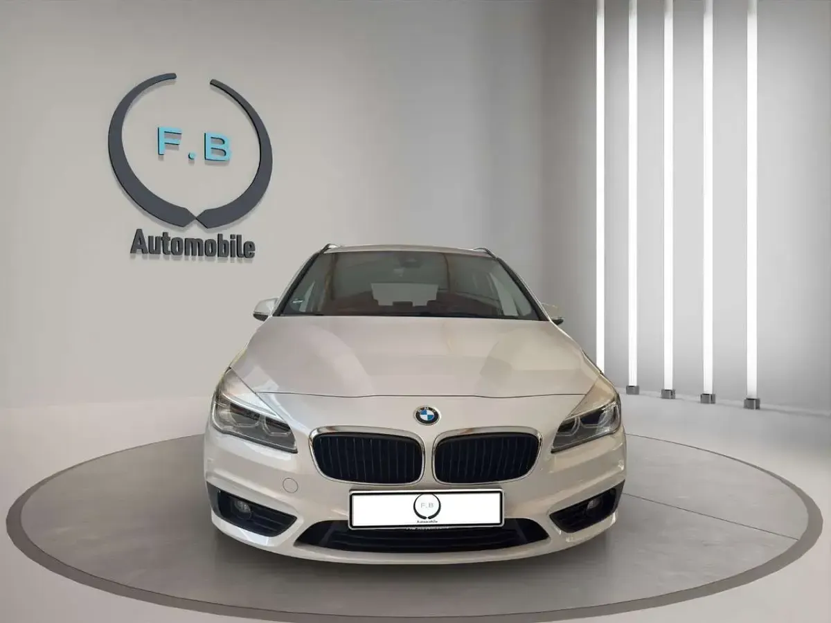 Gebraucht BMW 220 190 PS (139 kW) 2018 Mineralweiss Van / Kleinbus