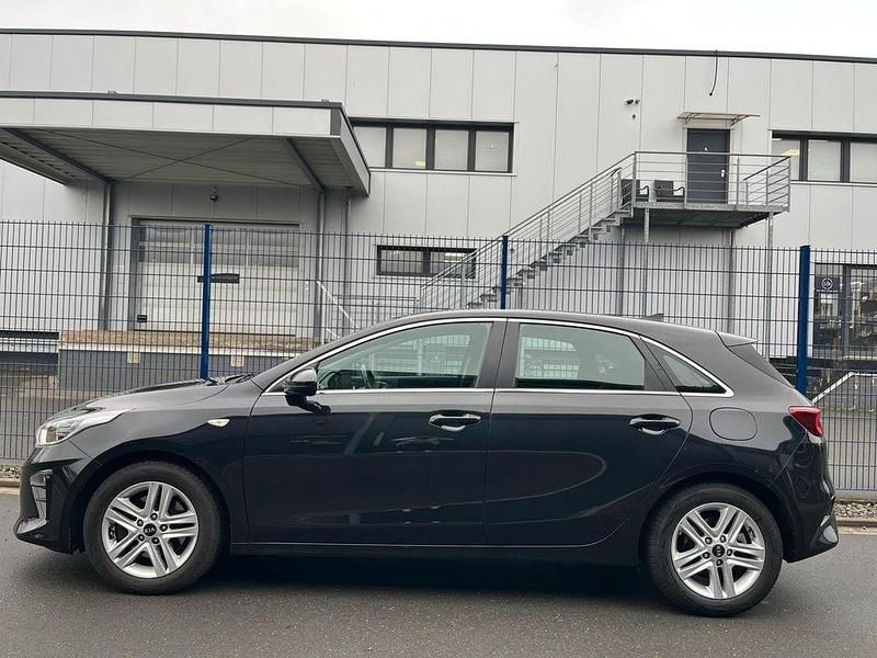 Second-hand Kia Ceed 140 CP (102 kW) 2018 Negru Hatchback