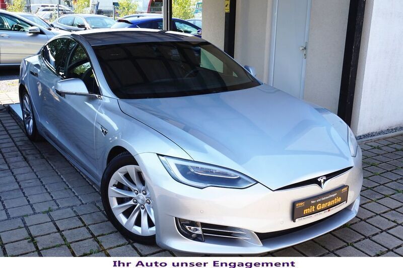 Silver metallic Gebraucht 2017 Tesla Model S Limousine | 32.850 € (Guter Preis) - Bild 1/4