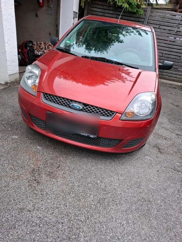 Rot Gebraucht 2006 Ford Fiesta Kleinwagen | 490 € (Guter Preis) - Bild 1/4
