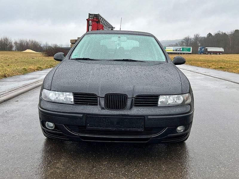 Second-hand Seat Leon 105 CP (77 kW) 2004 Argintiu Hatchback
