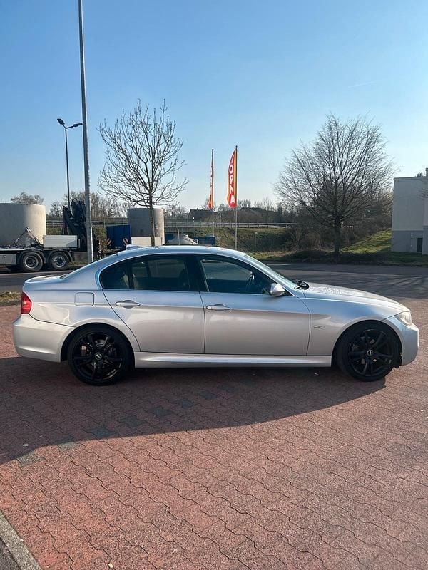 Gebraucht BMW 325 218 PS (160 kW) 2005 Limousine