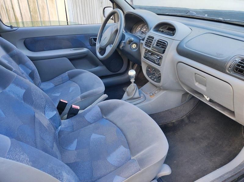 Gebraucht Renault Clio II Basis 58 PS (42 kW) 1999 Schwarz Limousine