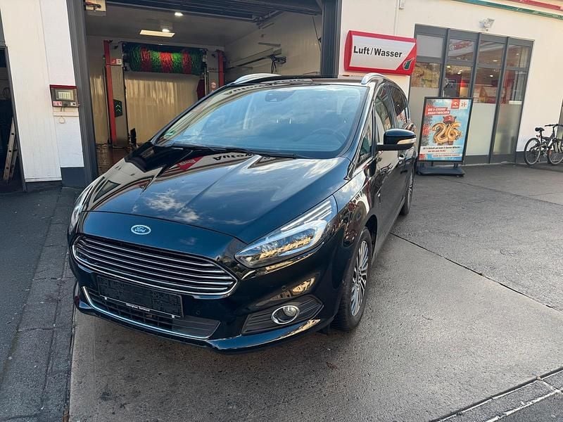 Schwarz Gebraucht 2019 Ford S-MAX Van / Kleinbus | 12.990 € (Superpreis) - Bild 1/4