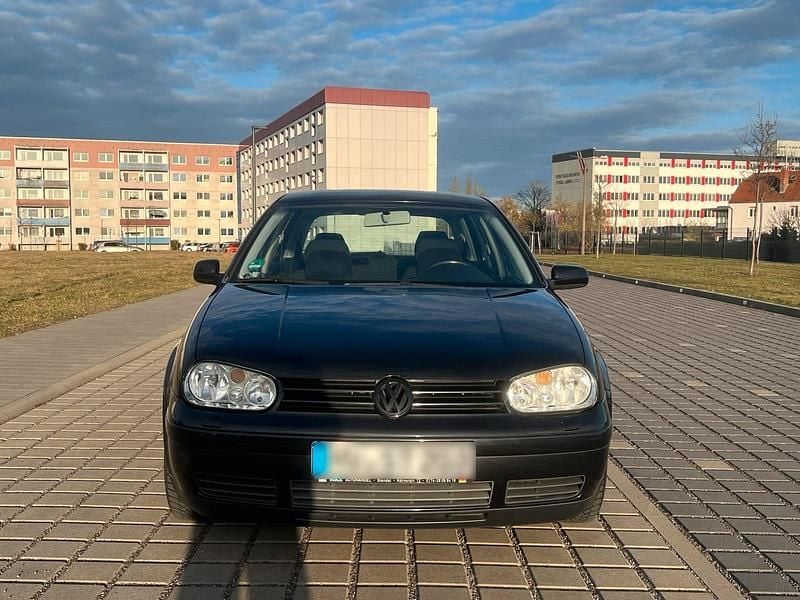 Gebraucht VW Golf IV 75 PS (55 kW) 2003 Schwarz Kleinwagen