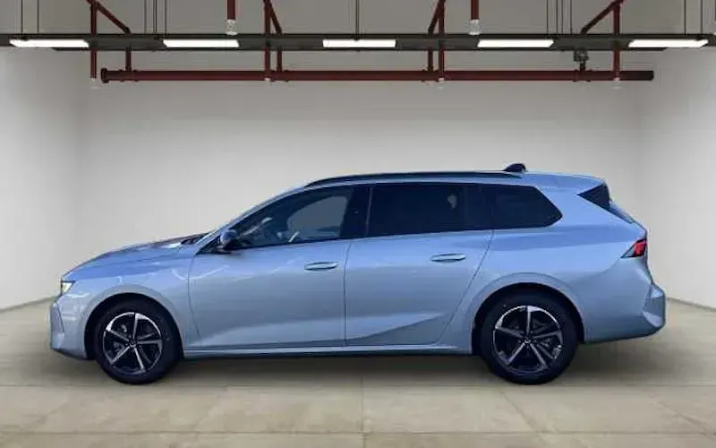 Gebraucht Opel Astra Edition 130 PS (95 kW) 2025 Silber Kombi