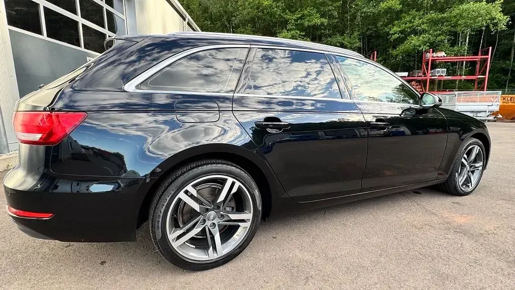 Gebraucht Audi A4 Comfort 190 PS (139 kW) 2016 Schwarz Kombi