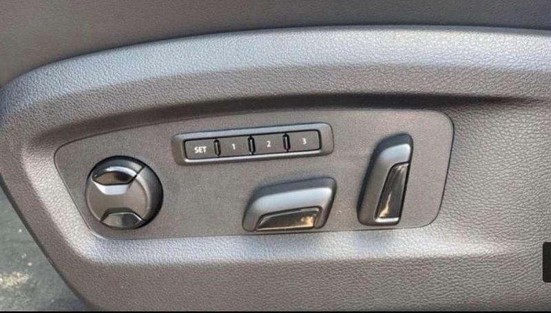 Gebraucht VW Multivan Exclusive 199 PS (146 kW) 2020 Rot Van