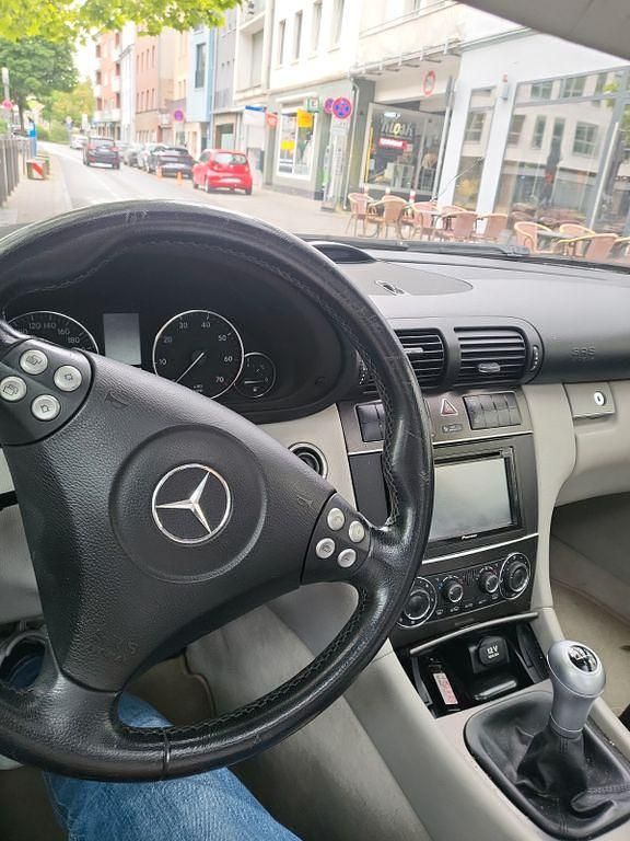 Grau Gebraucht 2004 Mercedes C180 Coupé | 1.200 € (Superpreis) - Bild 1/3