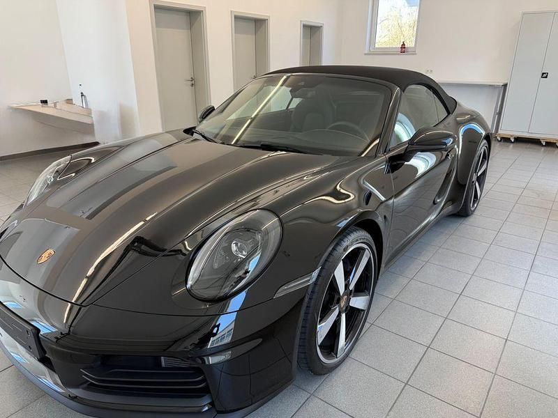 Gebraucht Porsche 992 394 PS (289 kW) 2025 Schwarz Cabrio